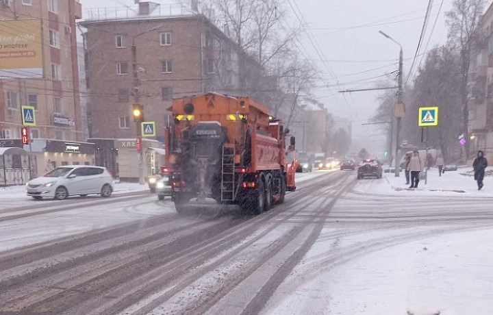 На уборку улиц Тулы от снега 27 октября выйдут более 300 рабочих и 120 единиц техники