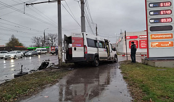 Десять человек остаются в больницах после аварии с трамваем и маршрутками в Туле, четверо – в тяжелом состоянии