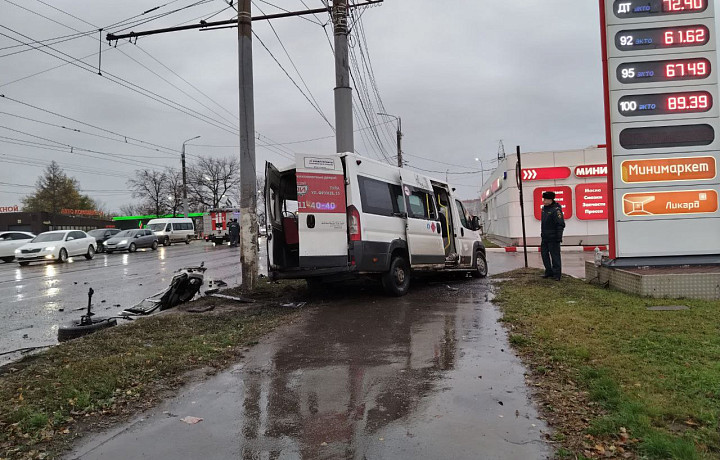 Десять человек остаются в больницах после аварии с трамваем и маршрутками в Туле, четверо – в тяжелом состоянии