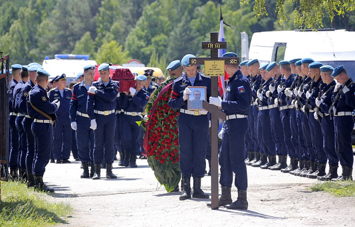 В Веневе прошла церемония прощания с погибшим военным Олегом Дуткой