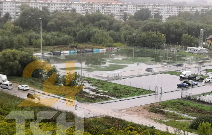 В Туле затопило поле спортивного комплекса «Цивс»