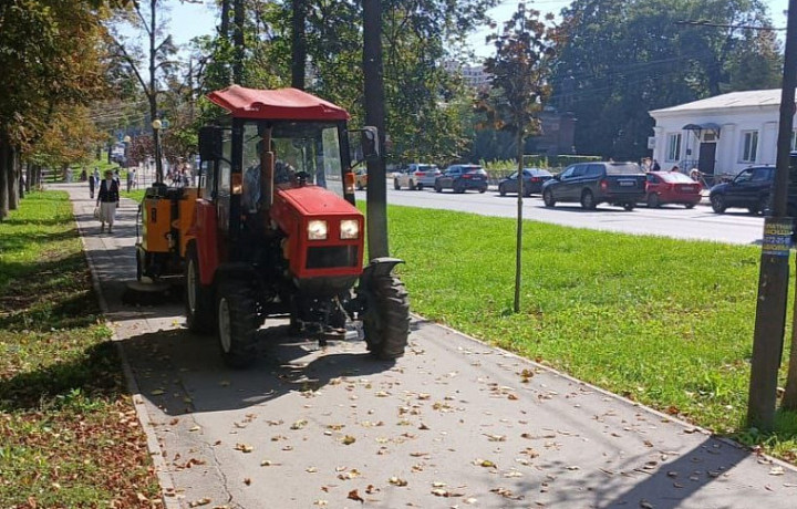 В Туле 2 сентября продолжается уборка городских улиц