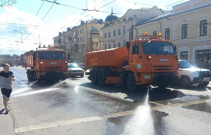 Тулу убирают более 80 единиц коммунальной техники днем 21 августа