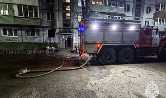 Огнеборцы спасли 15 человек во время пожара на улице Металлургов в Туле