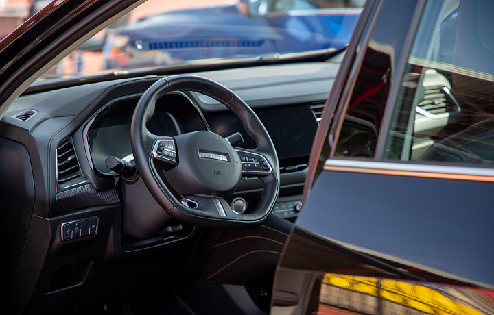 Автоэксперт рассказал, чем опасна для машины мойка речной водой