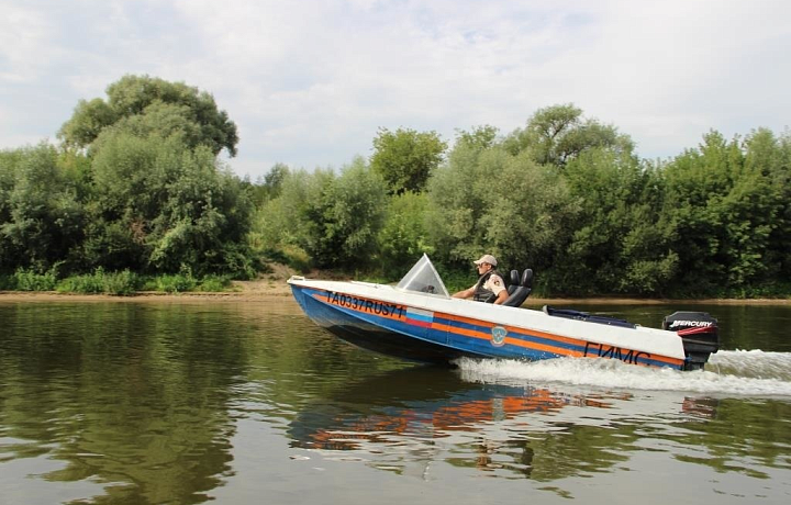 Тульские инспекторы ГИМС провели профилактический рейд на Оке