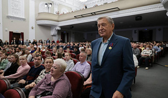 Геннадий Дюмин награждён золотой медалью «За особый вклад в развитие Тульской области»