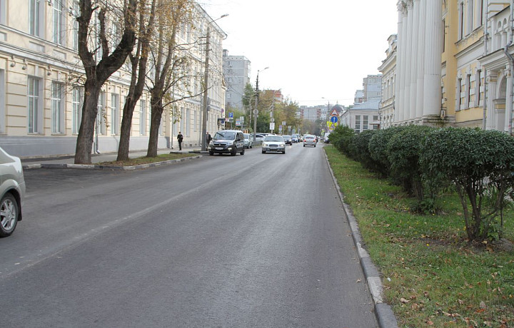 На улицах Ползунова, Сойфера и Ленина в Туле закончили асфальтировать дорогу