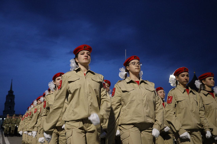 На площади Ленина в Туле началась репетиция парада