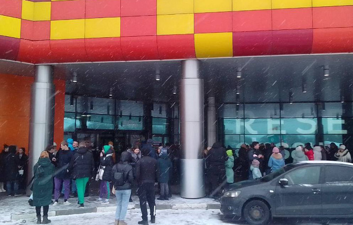 ТЦ "Макси" в Туле эвакуировали из-за пожарной тревоги