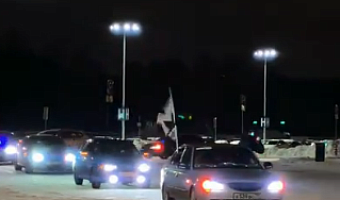 В Туле на площадке около ТРЦ «Макси» выстроилась «Автоёлка»