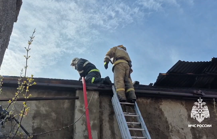 При пожаре на складе в Щекине никто не пострадал