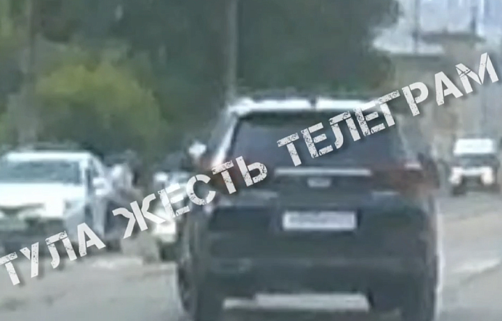 Момент наезда KIA на ребенка на улице Оборонной в Туле попал на запись регистратора