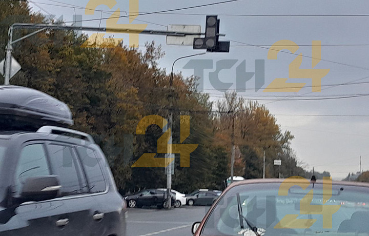 Туляков предупреждают о пробках на улице Болдина из-за неработающего светофора