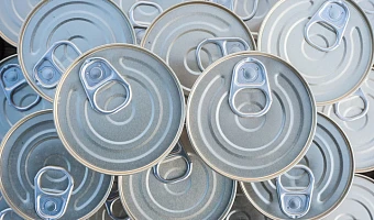 Тульскому предпринимателю выдали предостережение за продажу опасных рыбных консерв