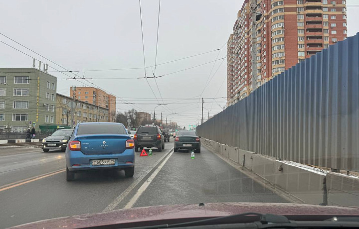 На проспекте Ленина в Туле из-за ДТП образовалась огромная пробка