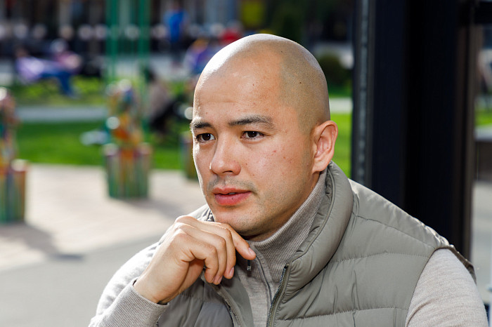 Финал второго сезона «Холостяк.FM»: Евгений Махиня встретился с победительницей проекта