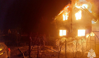 На пожаре в частном доме Заокском районе пострадала 67-летняя женщина