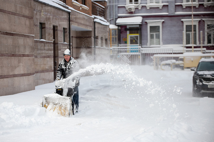 Тулу засыпало снегом: как в городе борются с последствиями стихии