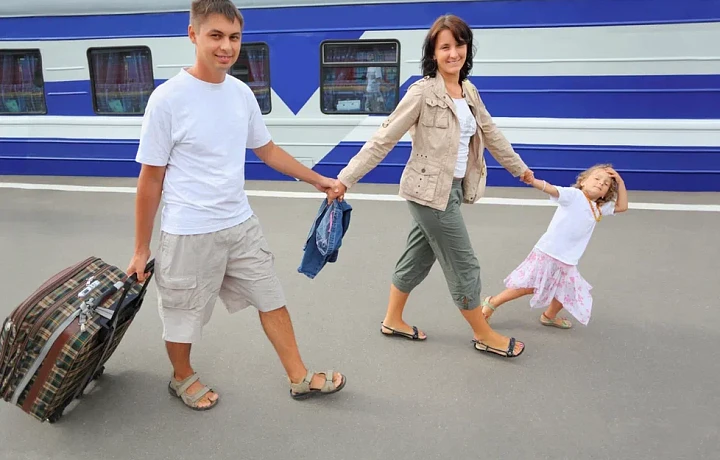 Топ - пять игр на бумаге: чем занять ребенка в поезде