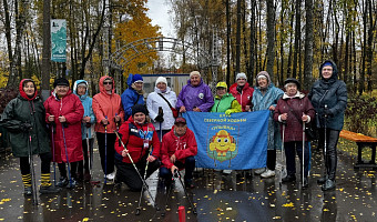 Как по мановению волшебных палочек: где в Туле учат скандинавской ходьбе, и реально ли это панацея для тех, кому за 60?