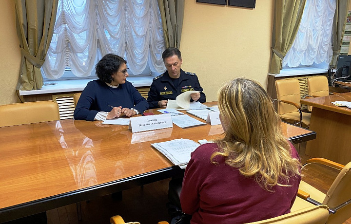 Главный тульский судебный пристав и детский омбудсмен провели совместный прием граждан