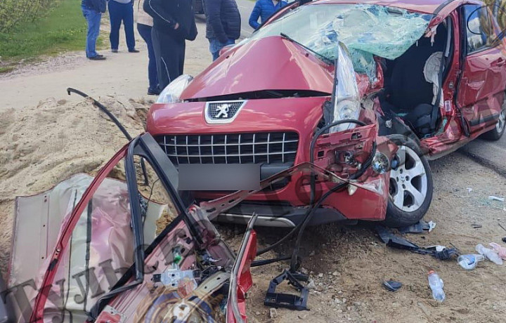 В Ясногорском районе автомобиль Peugeot устроил ДТП, не уступив дорогу «КАМАЗу»