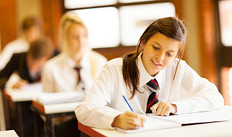 От единовременных выплат до помощи в съеме жилья: какие меры поддержки доступны для студентов и студенческих семей с детьми