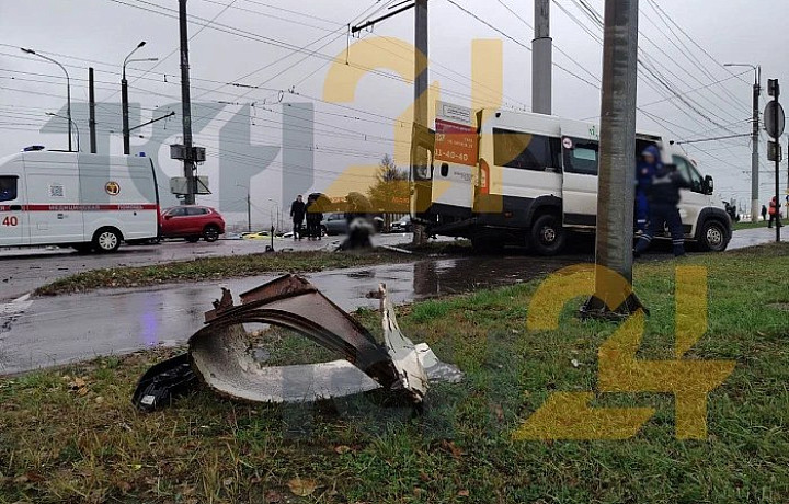 Первые минуты после ДТП с трамваем и маршрутками в Туле попали на видео