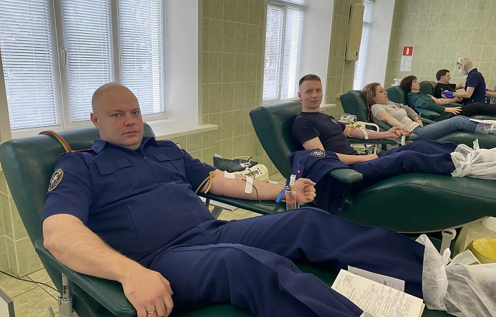 Тульские следователи стали донорами крови