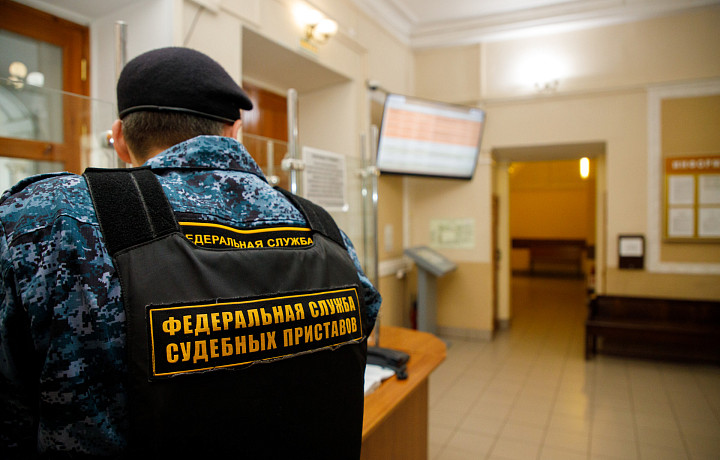 Тульские судебные приставы выдворили 22 нелегала за пределы страны