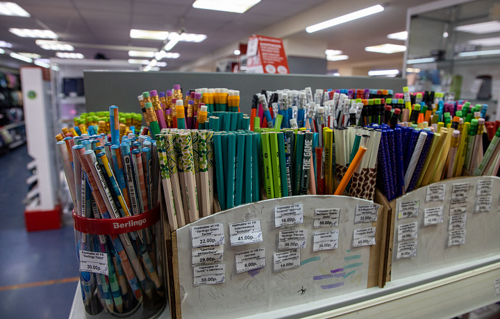 В Госдуме предложили отменить НДС на школьные товары