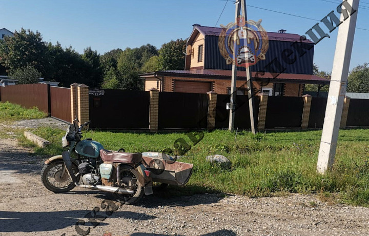 Мотоциклист врезался в Hyundai в тульской деревне Варфоломеево