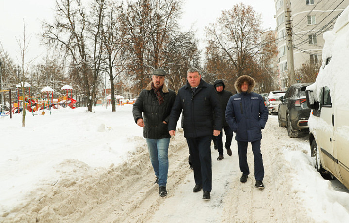 Глава администрации Тулы Беспалов провел внезапную проверку по уборке дворов от снега