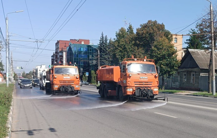 За сутки с тульских улиц вывезли 32 кубометра смета