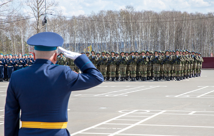 Путин присвоил звание генерала командиру 106-й тульской гвардейской воздушно-десантной дивизии