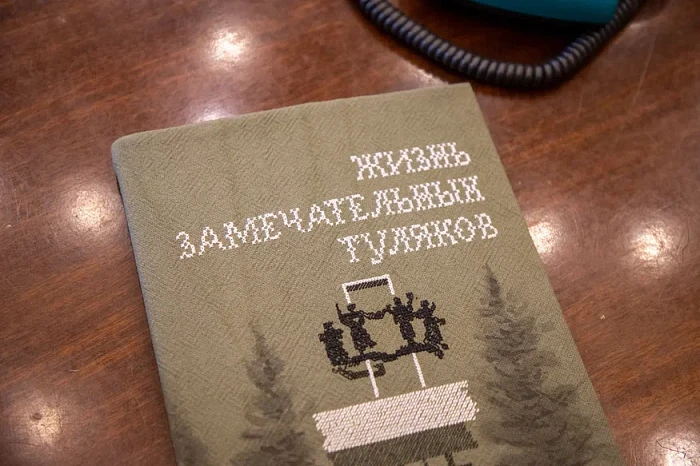 Из сухих фактов создать живую историю – драматург и режиссер о спектакле «Легасов: надо жить»