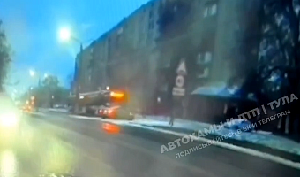 Момент ДТП с трамваем на улице Станиславского в Туле попал на видео