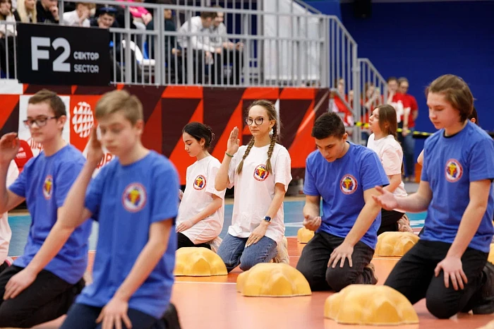 Туляки отработали навыки оказания первой помощи в рамках флешмоба «Дети спасают жизни»