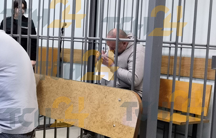 Предприниматель, обвиняемый в убийстве директора новомосковского колледжа и его адвоката, является инвалидом по зрению