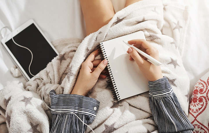 Письма себе: почему ведение дневников может помочь человеку с психологическими проблемами 