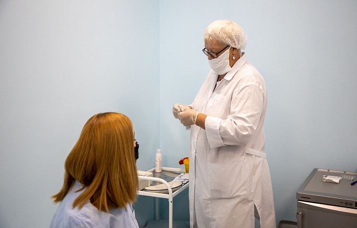 Минздрав предупредил о повышенном уровне заболеваемости гриппом осенью в России