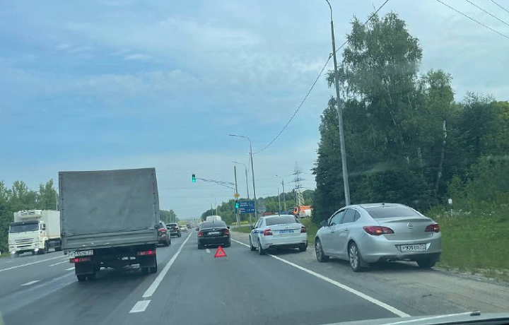 На пересечении трассы М-2 «Крым» и Одоевского шоссе в Туле произошло тройное ДТП