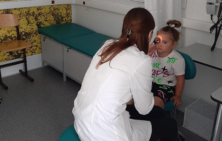 В Веневе Тульской области медики осмотрели более 240 детей