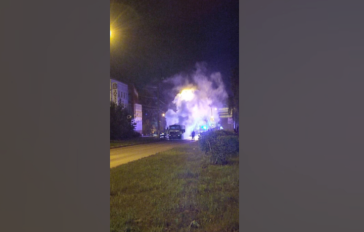 В Новомосковске сгорел грузовик