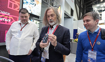 Никас Сафронов оценил стенд Тульской области на ПМЭФ-2025