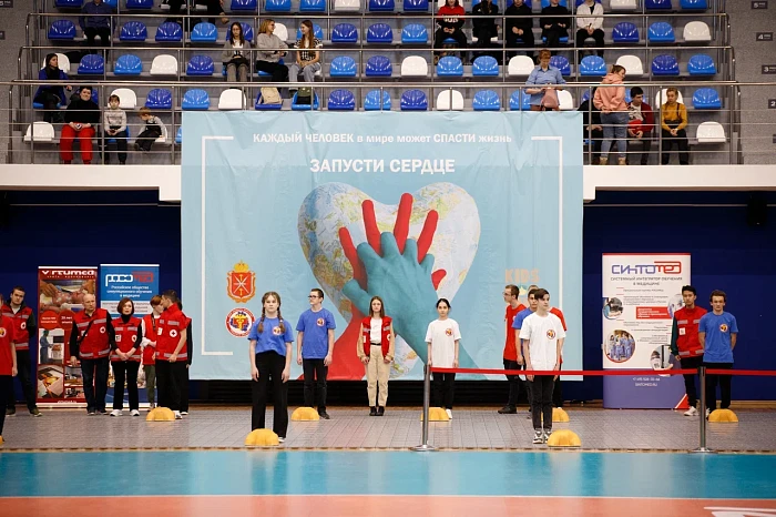 Туляки отработали навыки оказания первой помощи в рамках флешмоба «Дети спасают жизни»