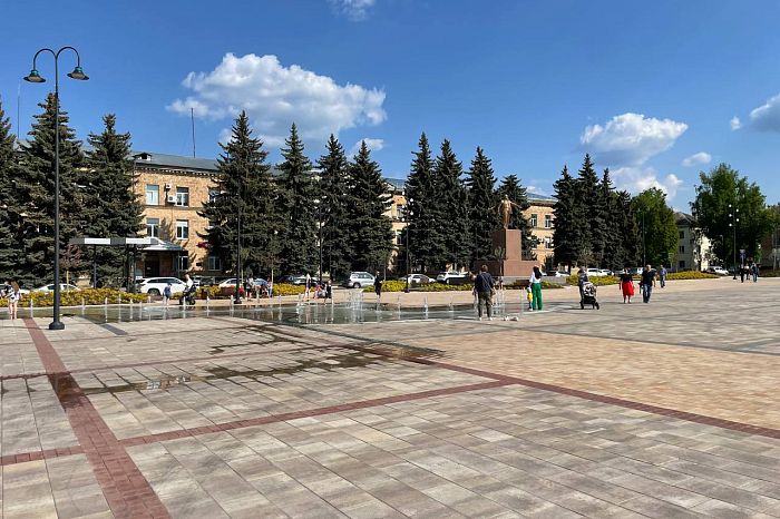 Алексей Дюмин осмотрел благоустройство площади Ленина в Щекино