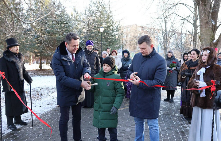 ﻿В Новомосковске открыли обновленный Пушкинский сквер
