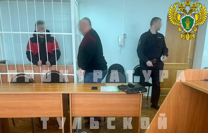 Водителя КамАЗа, подозреваемого в нарушении ПДД, повлекшем смерть трех человек в Ефремовском районе, заключили под домашний арест